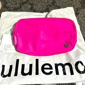 Sonic pink lululemon belt bag 1L